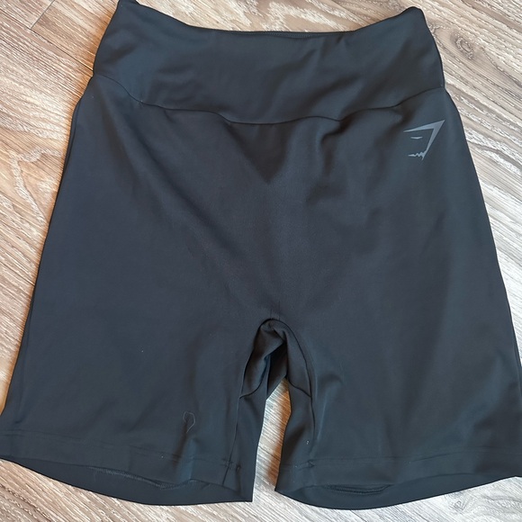 Gymshark scrunch shorts Small EUC - Picture 1 of 2